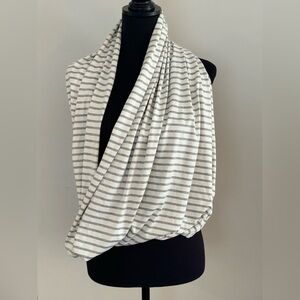 [NuRoo] Multi-functional Lightweight Soft Breathable Nursing Scarf